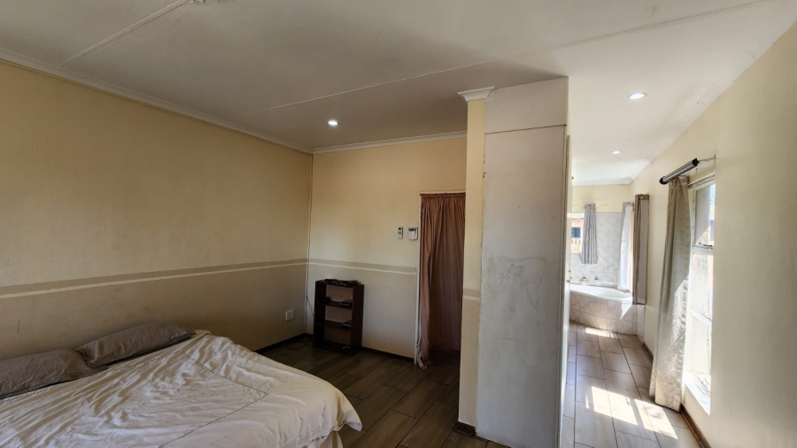 To Let 4 Bedroom Property for Rent in Cashan North West